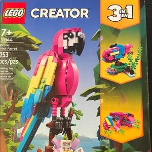 LEGO 31144 Creator 3-in-1 Vibrant Parrot Building Set